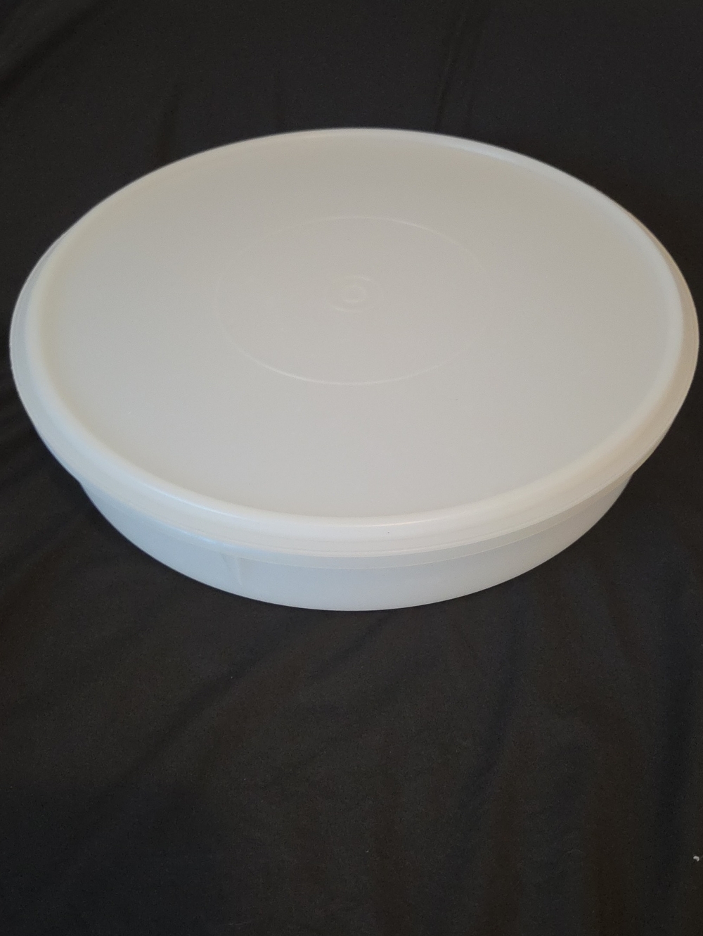 Tupperware White Round Food Storage Container with Lid